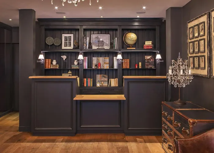 New Hotel Roblin Paris